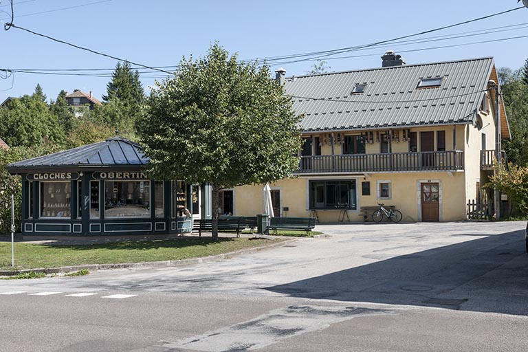 Vue d'ensemble depuis l'ouest. © Jérôme Mongreville / Région Bourgogne-Franche-Comté, Inventaire du patrimoine - 2015
