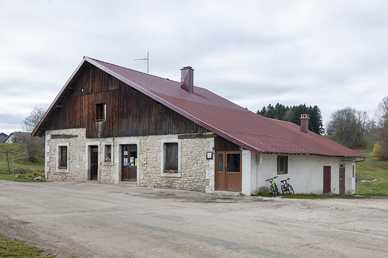 Vue de trois quarts droite. © Jérôme Mongreville / Région Bourgogne-Franche-Comté, Inventaire du patrimoine - 2015