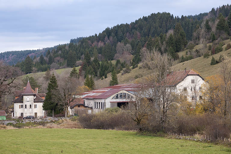 Vue d'ensemble depuis l'ouest. © Jérôme Mongreville / Région Bourgogne-Franche-Comté, Inventaire du patrimoine - 2015