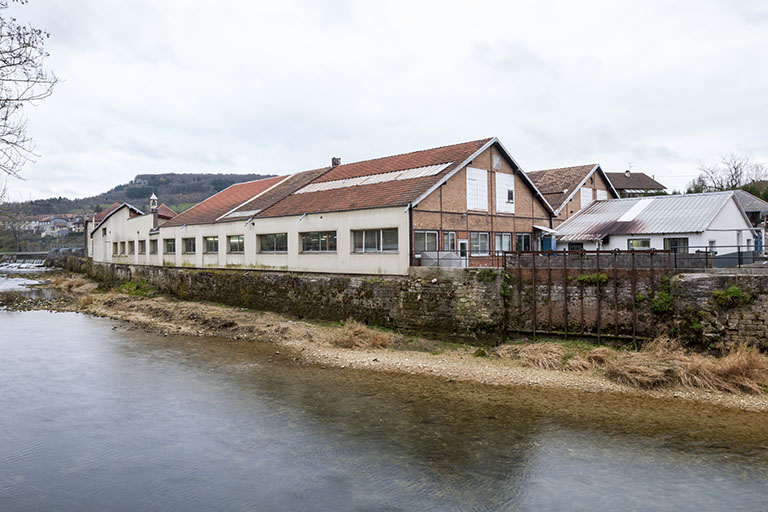 Atelier de fabrication et vannage sur la Loue. © Jérôme Mongreville / Région Bourgogne-Franche-Comté, Inventaire du patrimoine - 2015