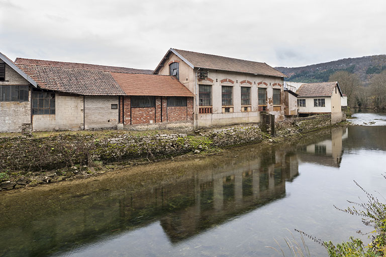 Atelier, bâtiment d'eau et conciergerie sur la Loue. © Jérôme Mongreville / Région Bourgogne-Franche-Comté, Inventaire du patrimoine - 2015