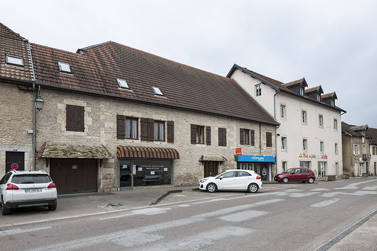Vue d'ensemble depuis la rue. © Jérôme Mongreville / Région Bourgogne-Franche-Comté, Inventaire du patrimoine - 2015