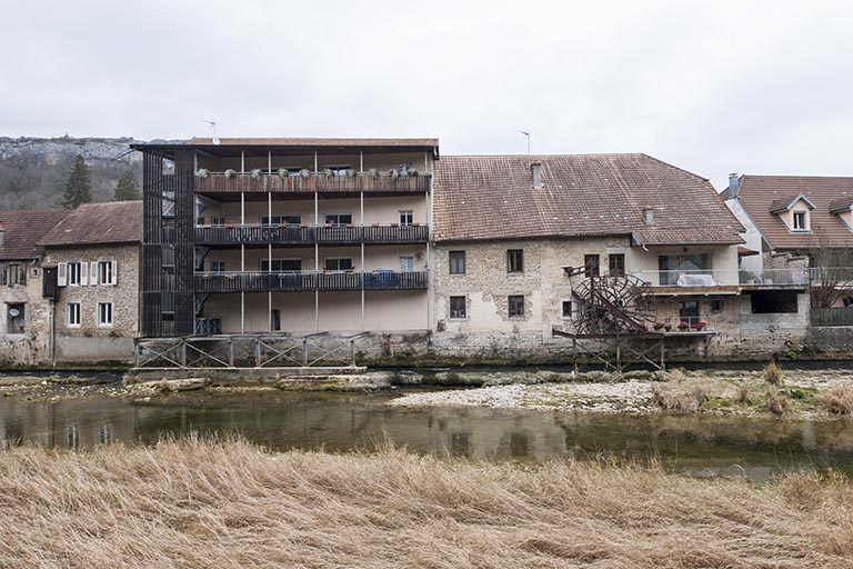 Façade sur la Loue depuis la rive gauche. © Jérôme Mongreville / Région Bourgogne-Franche-Comté, Inventaire du patrimoine - 2015