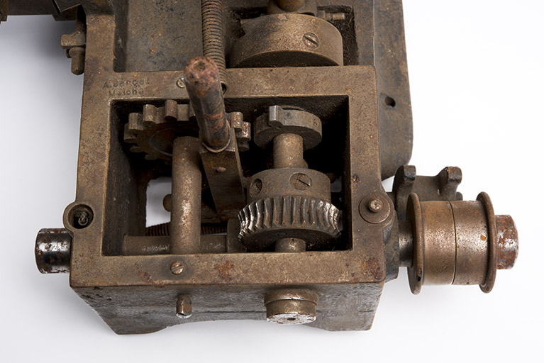 Système de commande des mouvements du porte-meule. © Sonia Dourlot / Région Bourgogne-Franche-Comté, Inventaire du patrimoine - 2015