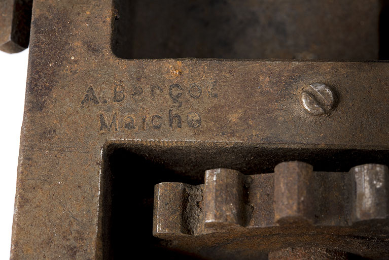 Inscription concernant le fabricant A. Berçot, à Maîche. © Sonia Dourlot / Région Bourgogne-Franche-Comté, Inventaire du patrimoine - 2015