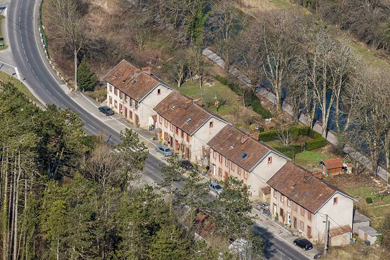 Vue plongeante depuis le sud-est. © Jérôme Mongreville / Région Bourgogne-Franche-Comté, Inventaire du patrimoine - 2015