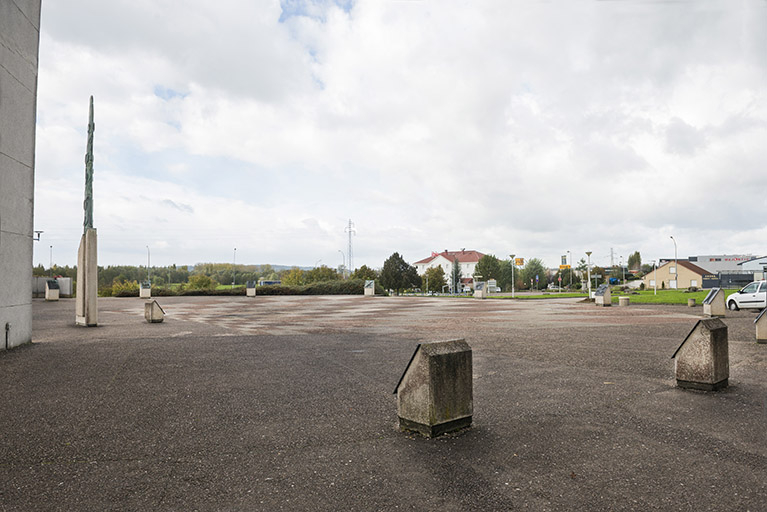 Vue d'ensemble depuis l'entrée du lycée. © Mary Ruffinoni / Région Bourgogne-Franche-Comté, Inventaire du patrimoine - 2015