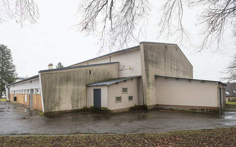Angle nord-ouest du gymnase. © Mary Ruffinoni / Région Bourgogne-Franche-Comté, Inventaire du patrimoine - 2015
