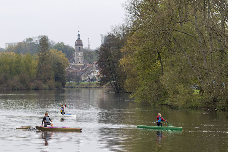 La saône et l'église Saint-Etienne de Port-sur-Saône. © Sonia Dourlot / Région Bourgogne-Franche-Comté, Inventaire du patrimoine - 2015