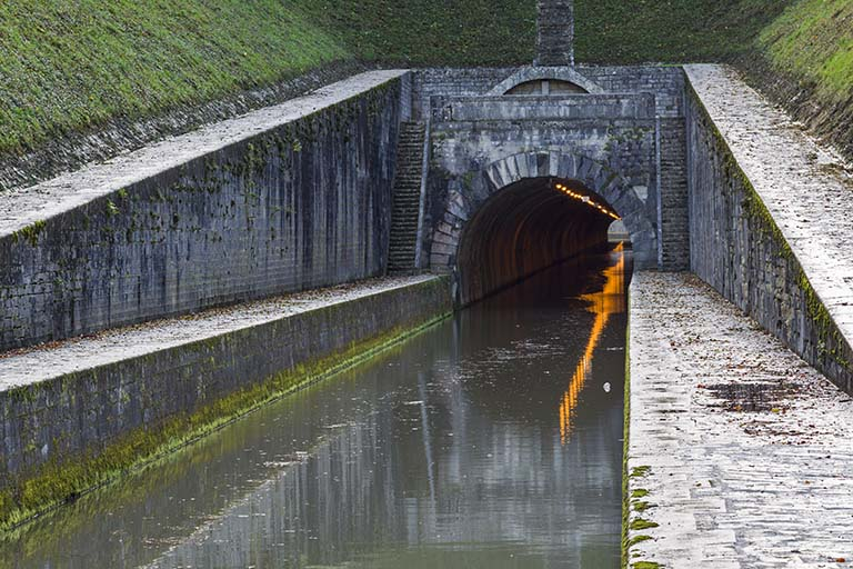 Le tunnel de Saint-Albin. © Sonia Dourlot / Région Bourgogne-Franche-Comté, Inventaire du patrimoine - 2015 Le tunnel de Saint-Albin. © Sonia Dourlot / Région Bourgogne-Franche-Comté, Inventaire du patrimoine - 2015