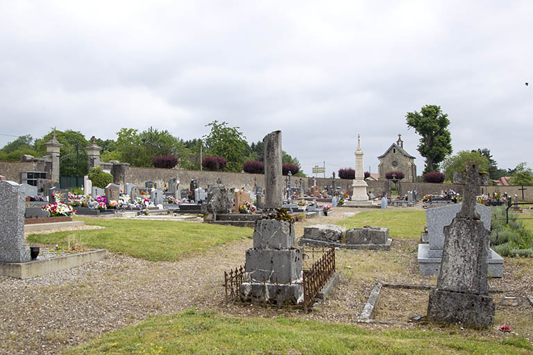 Vue d'ensemble du cimetière.  © Sonia Dourlot / Région Bourgogne-Franche-Comté, Inventaire du patrimoine - 2015