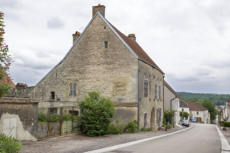 Vue générale de trois quarts gauche. © Sonia Dourlot / Région Bourgogne-Franche-Comté, Inventaire du patrimoine - 2015 Vue générale de trois quarts gauche. © Sonia Dourlot / Région Bourgogne-Franche-Comté, Inventaire du patrimoine - 2015