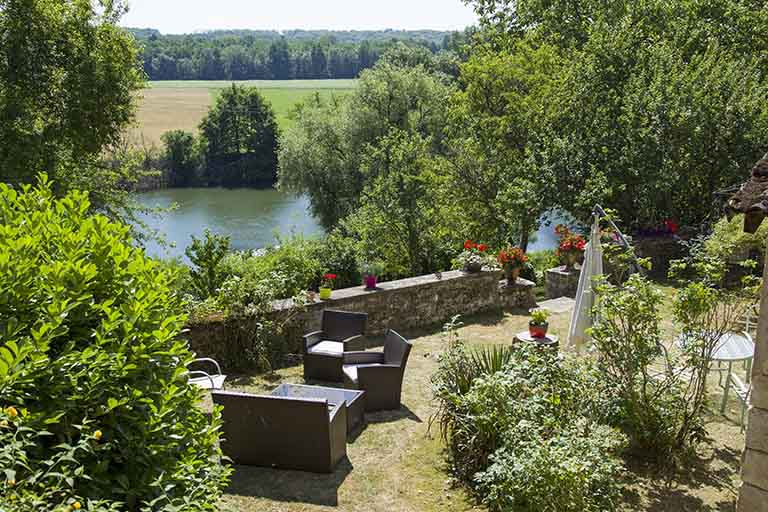 Le jardin en terrasse et la Saône. © Sonia Dourlot / Région Bourgogne-Franche-Comté, Inventaire du patrimoine - 2015