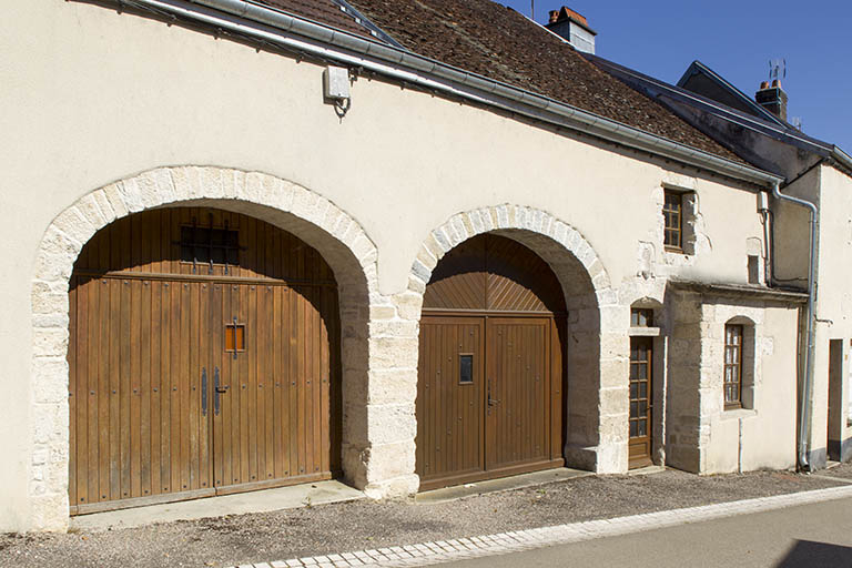 Ferme (modifiée) 11 Grande Rue : exemple d'avancée appelée "souillarde" contenant l'évier. © Sonia Dourlot / Région Bourgogne-Franche-Comté, Inventaire du patrimoine - 2015 Ferme (modifiée) 11 Grande Rue : exemple d'avancée appelée "souillarde" contenant l'évier. © Sonia Dourlot / Région Bourgogne-Franche-Comté, Inventaire du patrimoine - 2015