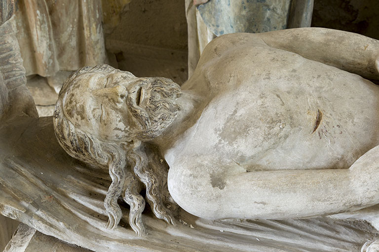 Groupe sculpté : buste du Christ mort. © Sonia Dourlot / Région Bourgogne-Franche-Comté, Inventaire du patrimoine - 2015