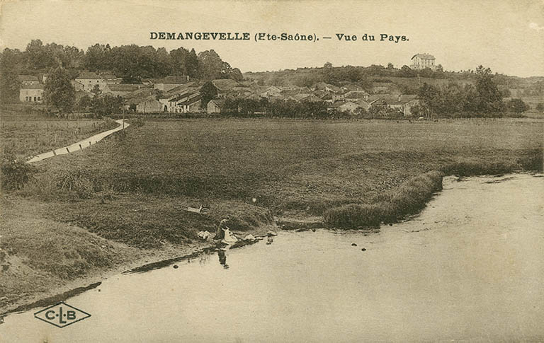 Demangevelle. Vue du pays. Carte postale. © Jérôme  Mongreville (reproduction) / Région Bourgogne-Franche-Comté, Inventaire du patrimoine - 2015 Demangevelle. Vue du pays. Carte postale. © Jérôme  Mongreville (reproduction) / Région Bourgogne-Franche-Comté, Inventaire du patrimoine - 2015