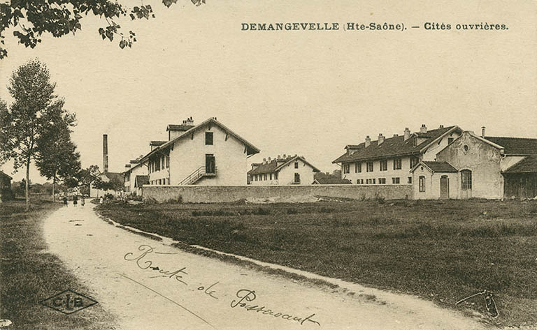 Demangevelle. Cités ouvrières la route de Passavant. Carte postale. © Jérôme  Mongreville (reproduction) / Région Bourgogne-Franche-Comté, Inventaire du patrimoine - 2015 Demangevelle. Cités ouvrières la route de Passavant. Carte postale. © Jérôme  Mongreville (reproduction) / Région Bourgogne-Franche-Comté, Inventaire du patrimoine - 2015