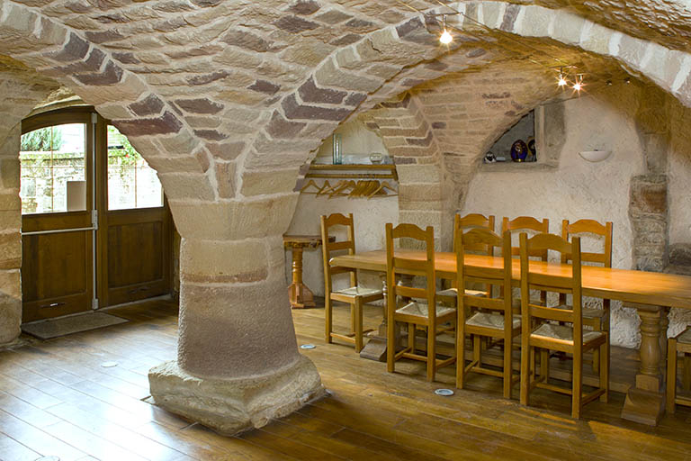 Vue sur le pilier central de la cave. © Sonia Dourlot / Région Bourgogne-Franche-Comté, Inventaire du patrimoine - 2015
