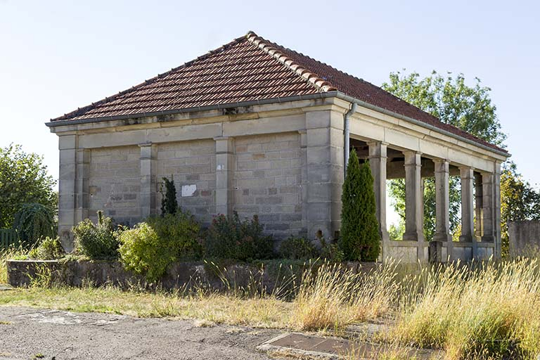 Fontaine rue Saint-Antoine. © Sonia Dourlot / Région Bourgogne-Franche-Comté, Inventaire du patrimoine - 2015