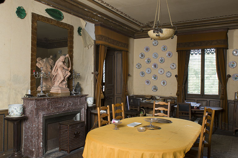 La salle à manger. © Sonia Dourlot / Région Bourgogne-Franche-Comté, Inventaire du patrimoine - 2015 La salle à manger. © Sonia Dourlot / Région Bourgogne-Franche-Comté, Inventaire du patrimoine - 2015