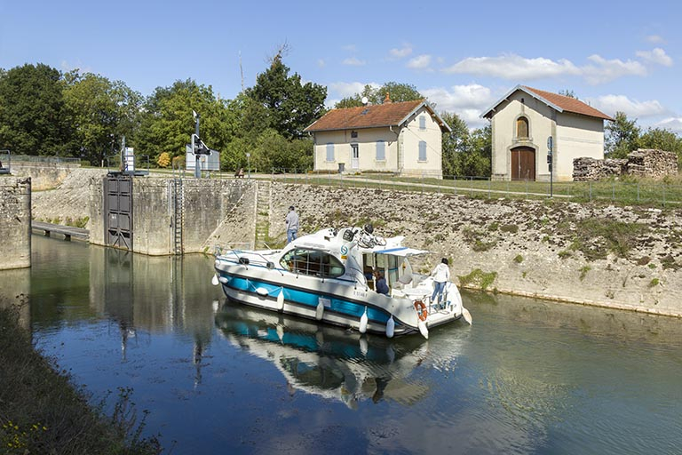 Ecluse de Ferrières-lès-Ray. © Sonia Dourlot / Région Bourgogne-Franche-Comté, Inventaire du patrimoine - 2015
