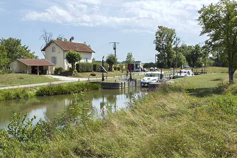 Site d'écluse de Vereux. © Sonia Dourlot / Région Bourgogne-Franche-Comté, Inventaire du patrimoine - 2015 Site d'écluse de Vereux. © Sonia Dourlot / Région Bourgogne-Franche-Comté, Inventaire du patrimoine - 2015