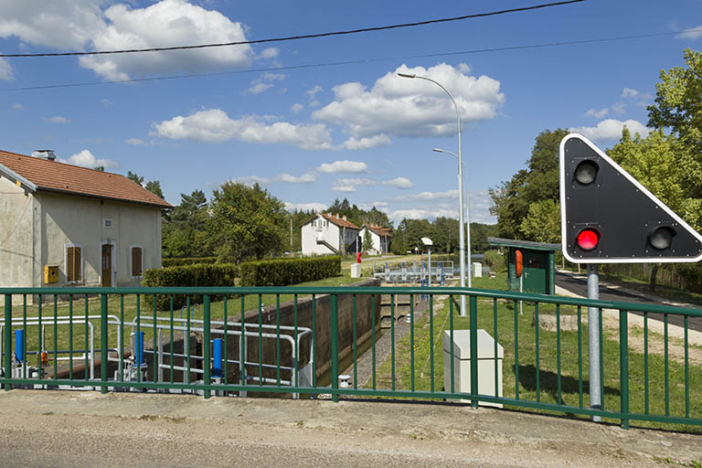 écluse © Sonia Dourlot / Région Bourgogne-Franche-Comté, Inventaire du patrimoine - 2015 écluse © Sonia Dourlot / Région Bourgogne-Franche-Comté, Inventaire du patrimoine - 2015