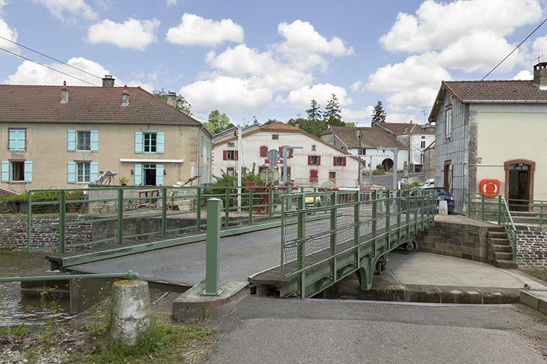 Pont en rotation. © Sonia Dourlot / Région Bourgogne-Franche-Comté, Inventaire du patrimoine - 2015