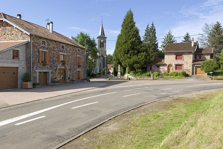 Vue depuis la Grande Rue. © Sonia Dourlot / Région Bourgogne-Franche-Comté, Inventaire du patrimoine - 2015
