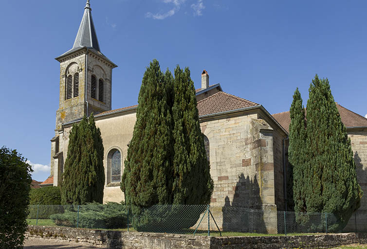 Façade latérale sud de la nef. © Sonia Dourlot / Région Bourgogne-Franche-Comté, Inventaire du patrimoine - 2015