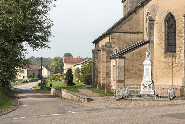 Vue du village. © Sonia Dourlot / Région Bourgogne-Franche-Comté, Inventaire du patrimoine - 2015