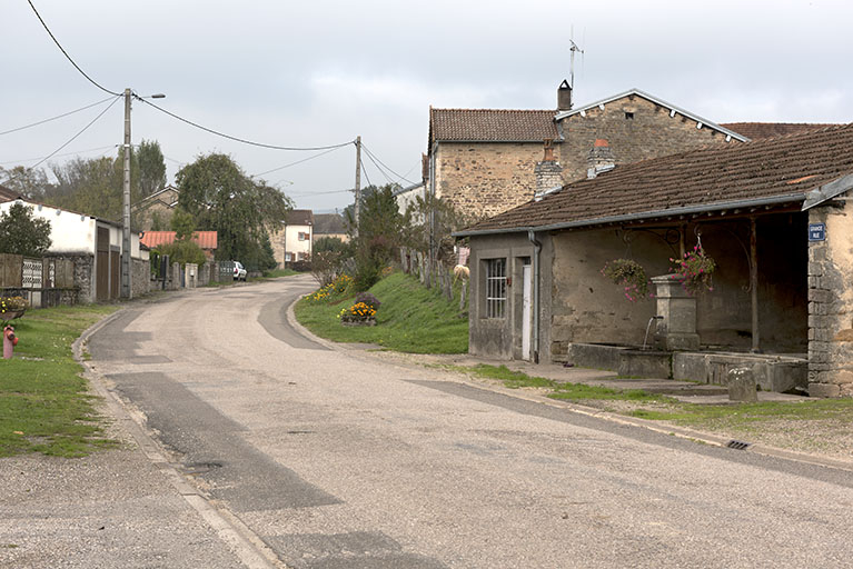 Rue principale. © Sonia Dourlot / Région Bourgogne-Franche-Comté, Inventaire du patrimoine - 2015