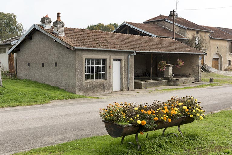 Fontaine-lavoir de la Grande rue. © Sonia Dourlot / Région Bourgogne-Franche-Comté, Inventaire du patrimoine - 2015