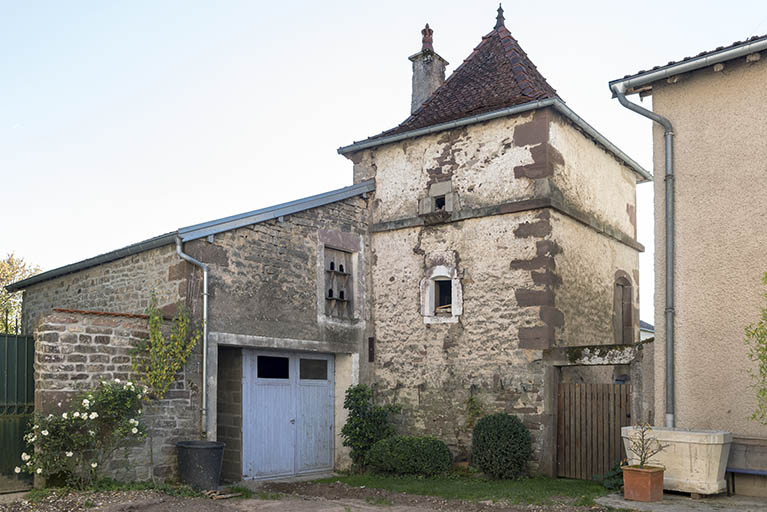 Pigeonnier proche de la ferme. © Sonia Dourlot / Région Bourgogne-Franche-Comté, Inventaire du patrimoine - 2015