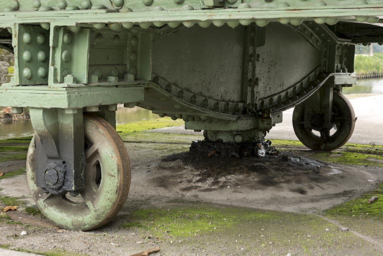 Détail du pivot sous le chevêtre. © Sonia Dourlot / Région Bourgogne-Franche-Comté, Inventaire du patrimoine - 2015