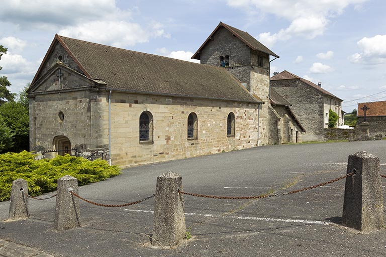 Vue de trois quart depuis le sud-ouest. © Sonia Dourlot / Région Bourgogne-Franche-Comté, Inventaire du patrimoine - 2015 Vue de trois quart depuis le sud-ouest. © Sonia Dourlot / Région Bourgogne-Franche-Comté, Inventaire du patrimoine - 2015