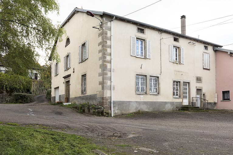 Vue de trois-quart.  © Sonia Dourlot / Région Bourgogne-Franche-Comté, Inventaire du patrimoine - 2015 Vue de trois-quart.  © Sonia Dourlot / Région Bourgogne-Franche-Comté, Inventaire du patrimoine - 2015