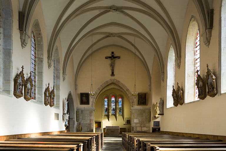 Vue de la nef depuis l'entrée. © Sonia Dourlot / Région Bourgogne-Franche-Comté, Inventaire du patrimoine - 2015