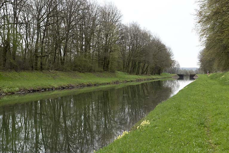 Le canal de navigation. © Sonia Dourlot / Région Bourgogne-Franche-Comté, Inventaire du patrimoine - 2015