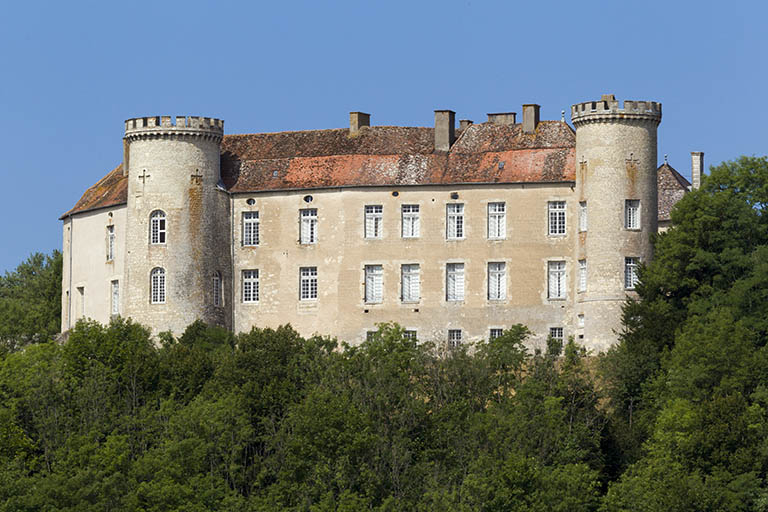 Vue générale de la façade est. © Sonia Dourlot / Région Bourgogne-Franche-Comté, Inventaire du patrimoine - 2015