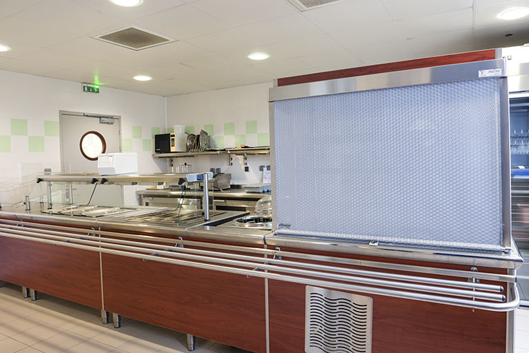 Cuisine et self pédagogiques. © Mary Ruffinoni / Région Bourgogne-Franche-Comté, Inventaire du patrimoine - 2015