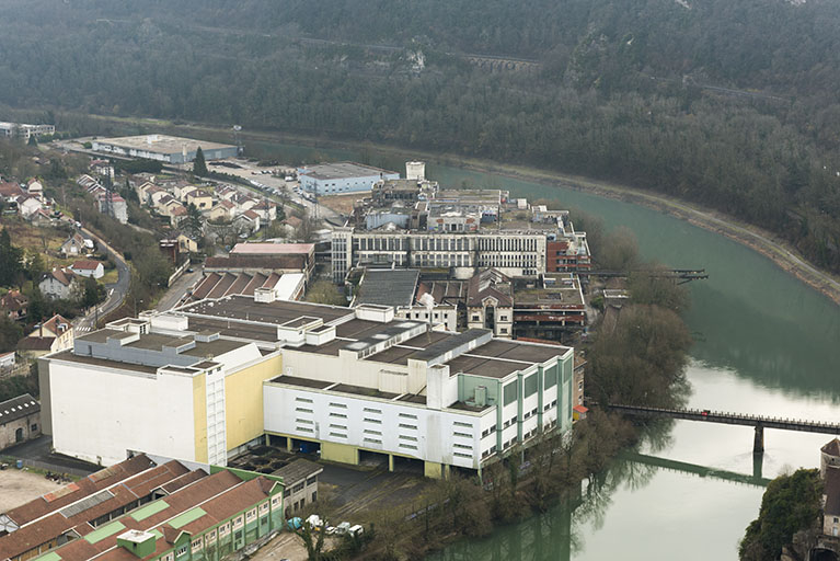 Etat en 2016. Usine B : vue plongeante sur les ateliers d'étirage tergal et d'ourdissage. © Sonia Dourlot / Région Bourgogne-Franche-Comté, Inventaire du patrimoine - 2016