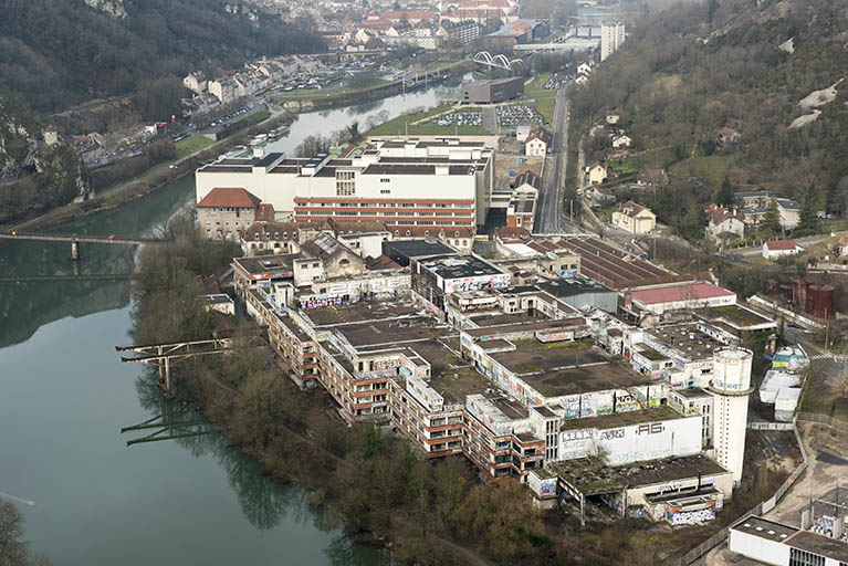 Etat en 2016. Usine A : vue plongeante sur les ateliers d'étirage et filature nylon et tergal (V). © Sonia Dourlot / Région Bourgogne-Franche-Comté, Inventaire du patrimoine - 2016