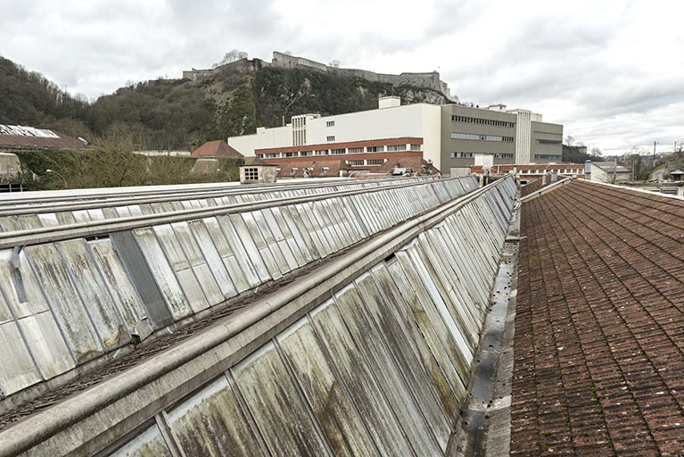 Etat en 2016. Usine A : sheds de l'atelier de réparation, vus de la chaufferie. © Sonia Dourlot / Région Bourgogne-Franche-Comté, Inventaire du patrimoine - 2016