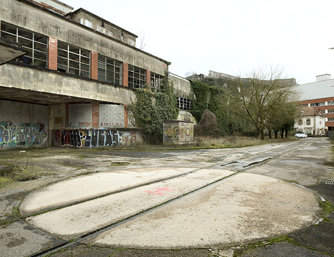 Etat en 2016. Usine A : emplacement d'une plaque tournante dans l'allée centrale. © Sonia Dourlot / Région Bourgogne-Franche-Comté, Inventaire du patrimoine - 2016