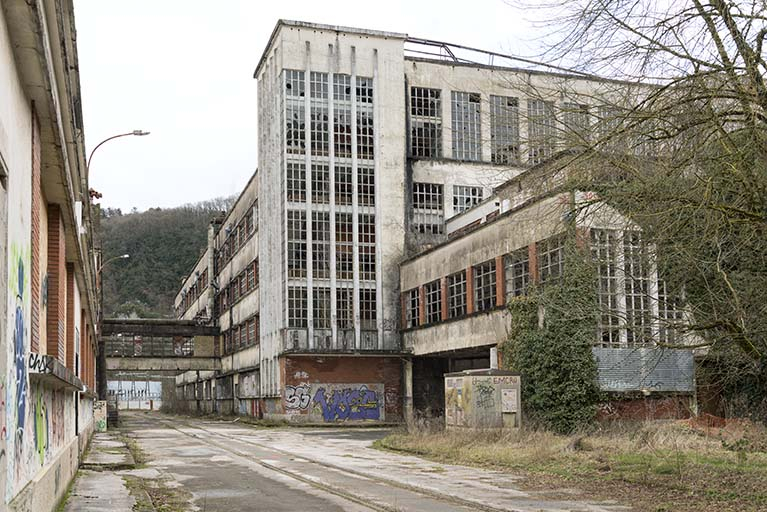 Etat en 2016. Usine A : allée centrale, avec la filature tergal à droite. © Sonia Dourlot / Région Bourgogne-Franche-Comté, Inventaire du patrimoine - 2016