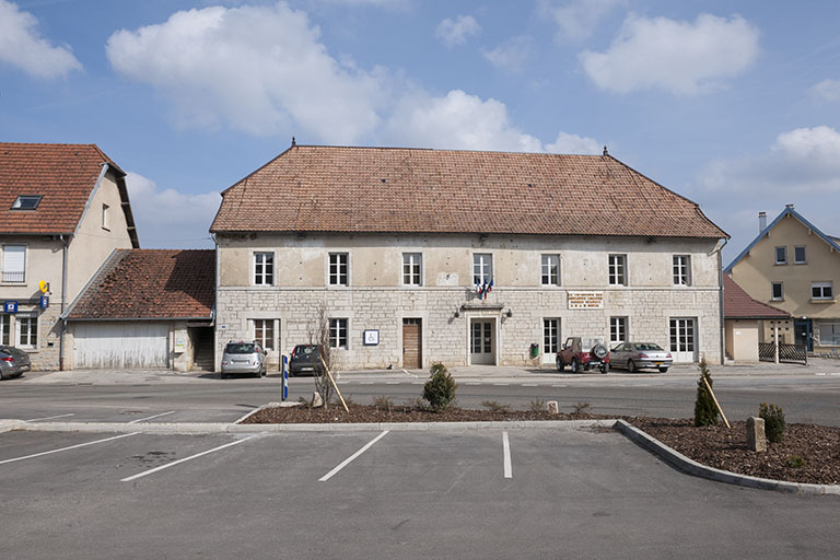 Vue d'ensemble depuis le sud. © Jérôme Mongreville / Région Bourgogne-Franche-Comté, Inventaire du patrimoine - 2016