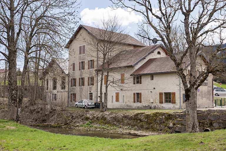 Vue d'ensemble depuis le nord-ouest. © Jérôme Mongreville / Région Bourgogne-Franche-Comté, Inventaire du patrimoine - 2016