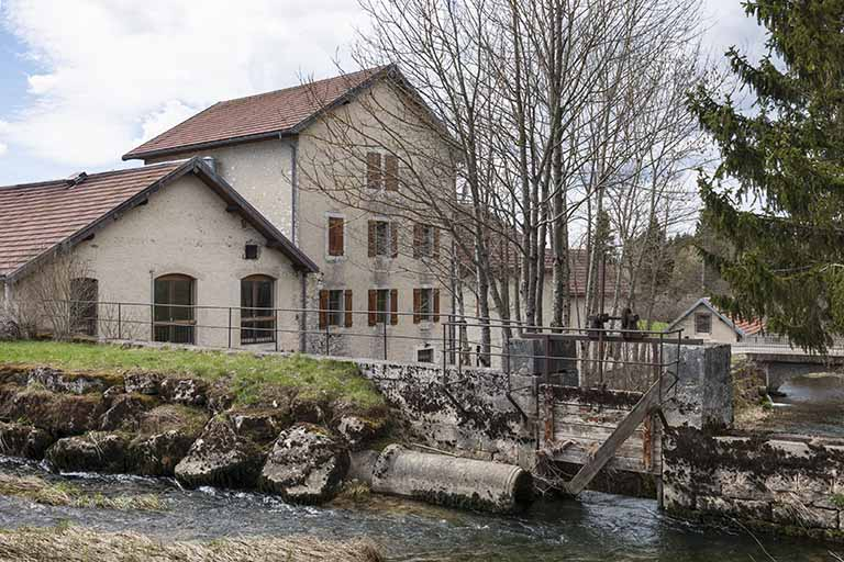 Le moulin vu depuis la retenue. © Jérôme Mongreville / Région Bourgogne-Franche-Comté, Inventaire du patrimoine - 2016