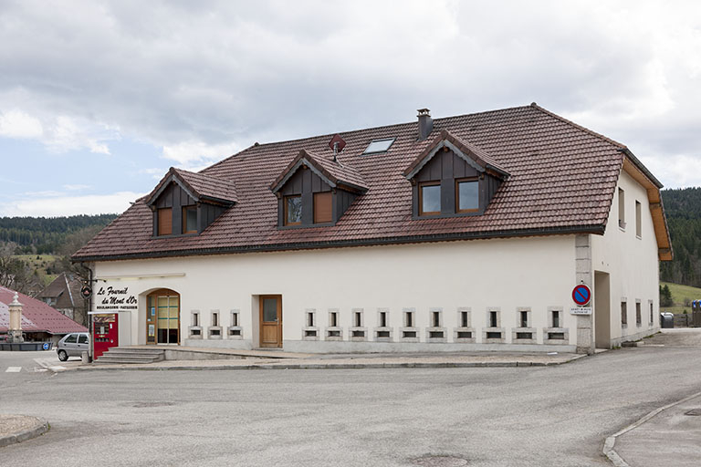Vue d'ensemble depuis le nord-ouest. © Jérôme Mongreville / Région Bourgogne-Franche-Comté, Inventaire du patrimoine - 2016